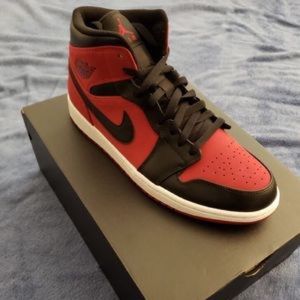 Air Jordan 1 and Air Force 1 (NBA: Bulls)